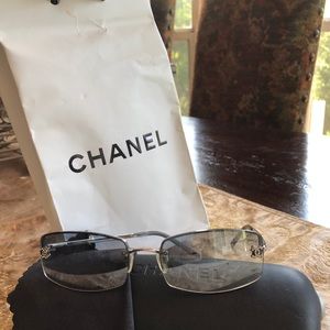 CHANEL Sunglasses